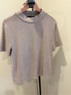 Halogen Short Sleeve Rib-Knit Top in Taupe